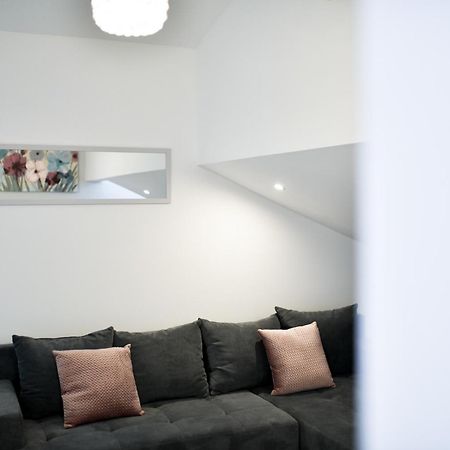 Grey Apartment Old Town ซาดาร์ ภายนอก รูปภาพ