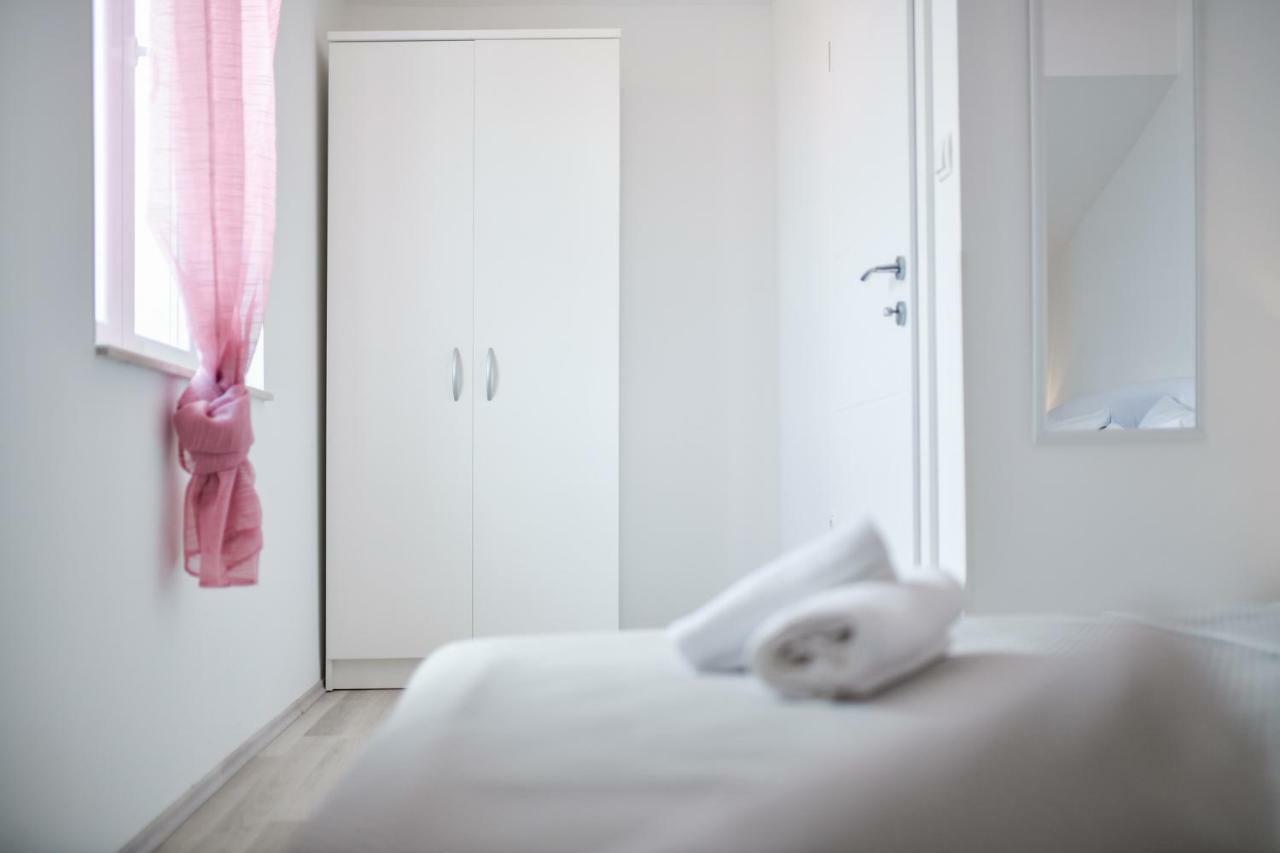 Grey Apartment Old Town ซาดาร์ ภายนอก รูปภาพ