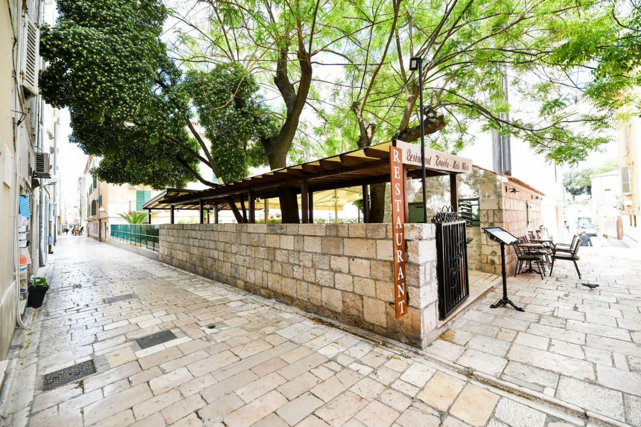 Grey Apartment Old Town ซาดาร์ ภายนอก รูปภาพ