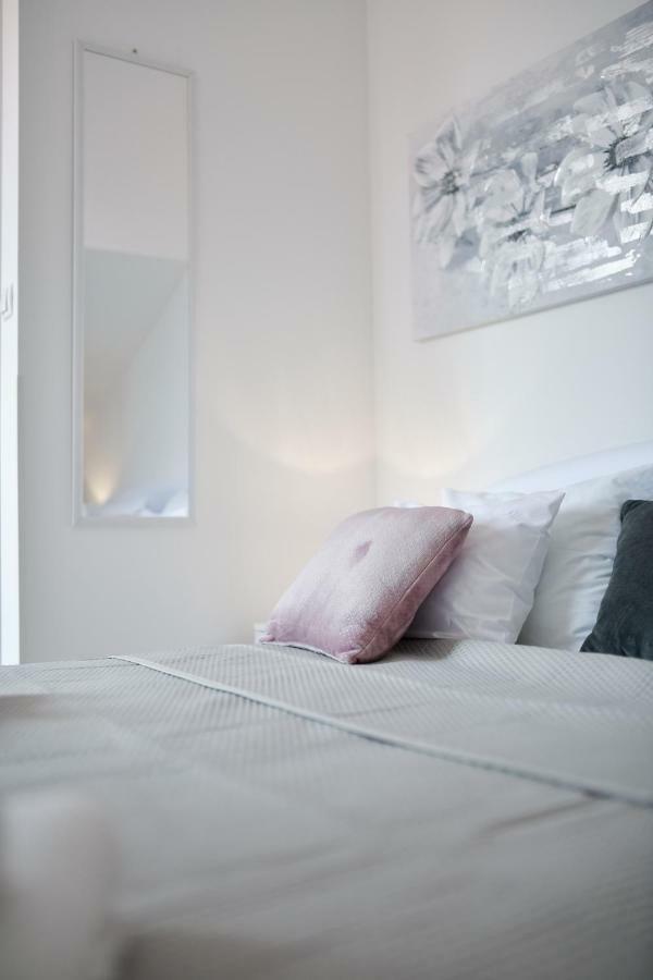 Grey Apartment Old Town ซาดาร์ ภายนอก รูปภาพ
