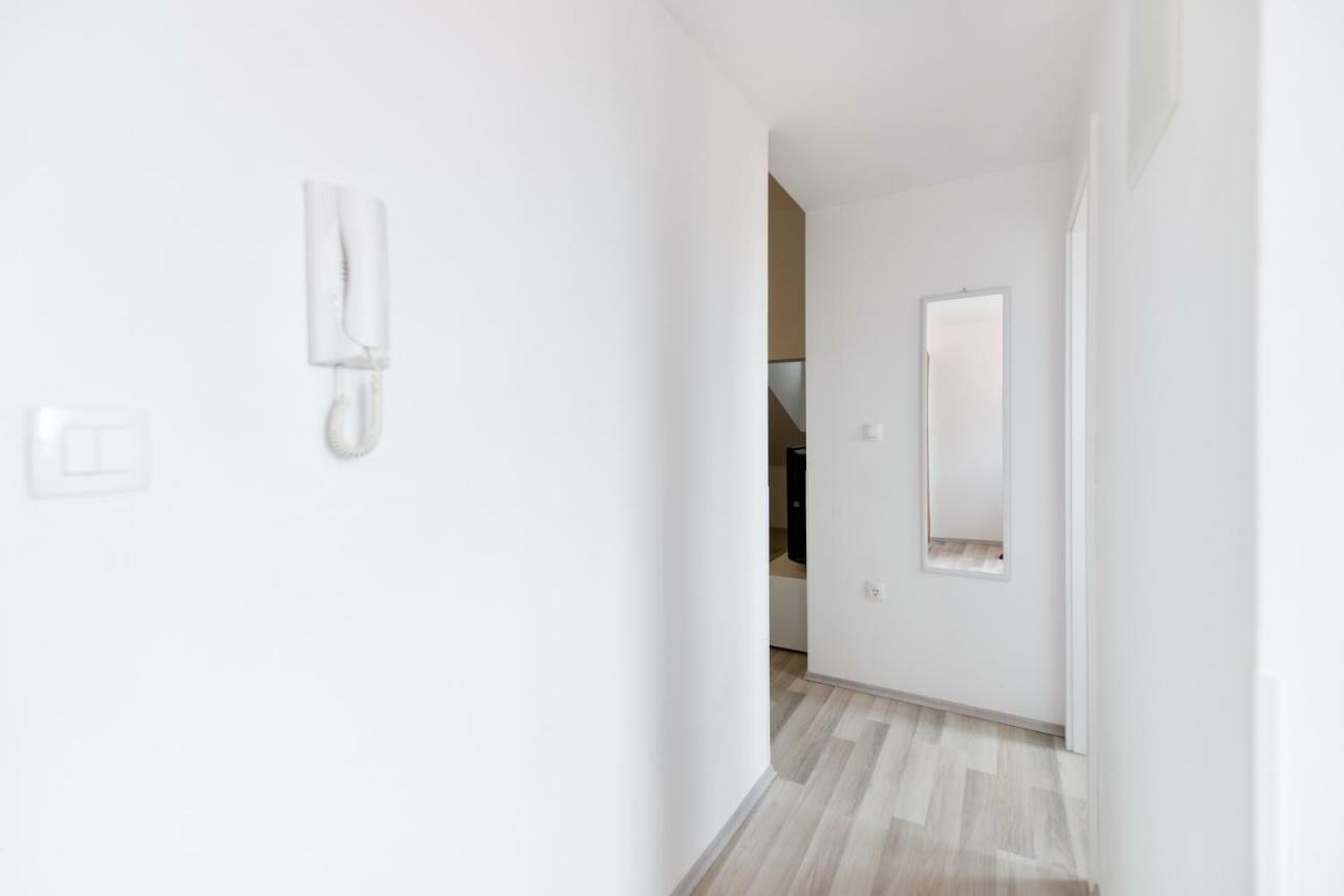 Grey Apartment Old Town ซาดาร์ ภายนอก รูปภาพ