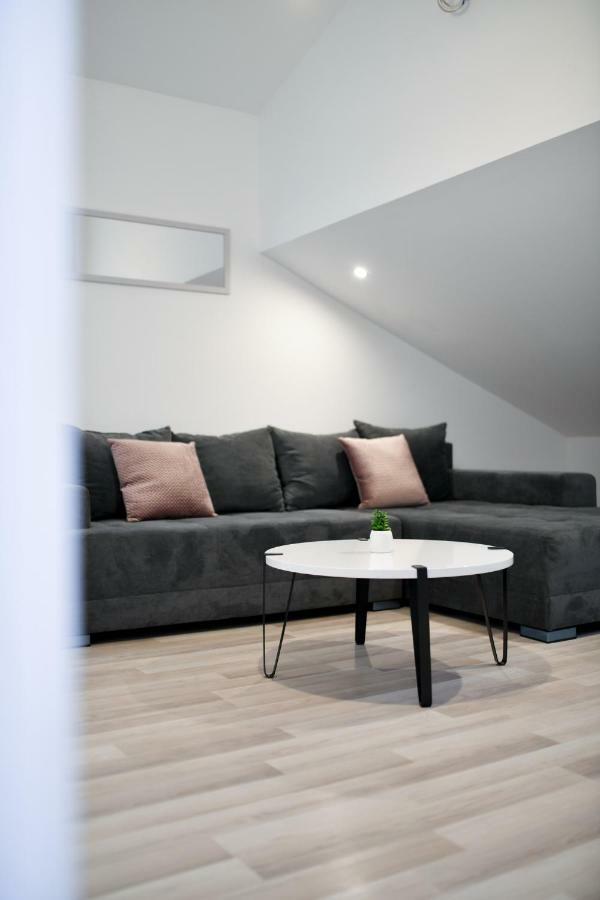 Grey Apartment Old Town ซาดาร์ ภายนอก รูปภาพ