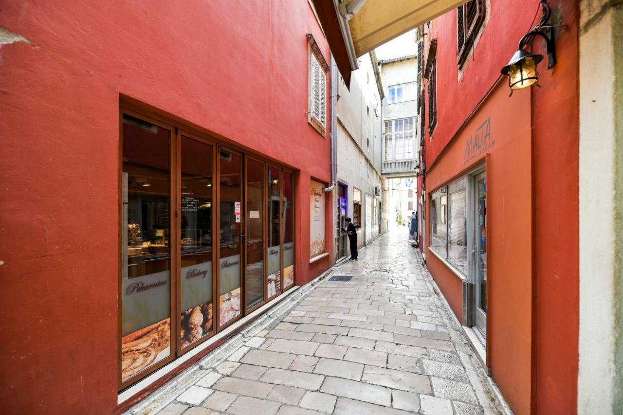 Grey Apartment Old Town ซาดาร์ ภายนอก รูปภาพ